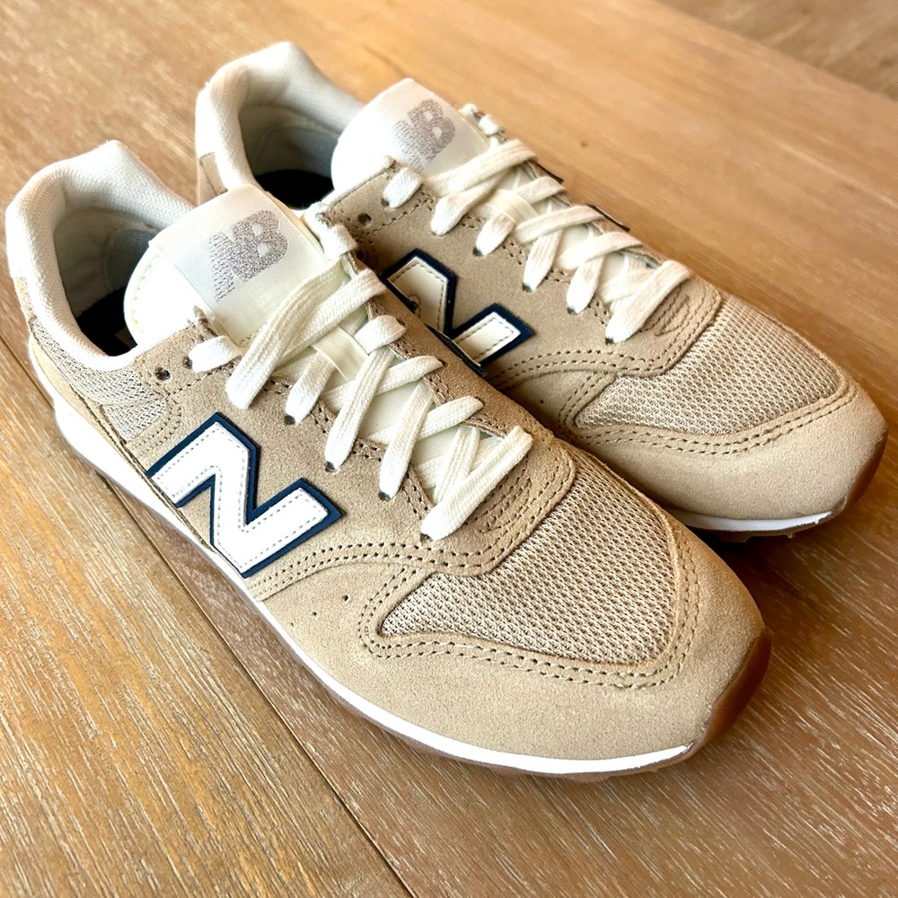 Brand NEW!7.5 J Crew X New Balance 996 J Suede Beige and White Sneakers Athletic